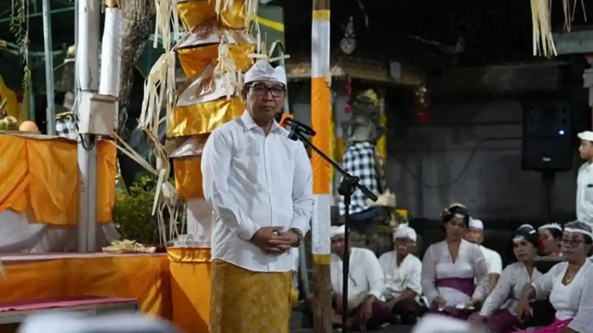 Bupati Apresiasi Karya Suci Piodalan Padudusan Agung di Desa Adat Sibanggede - Tribun-bali.com