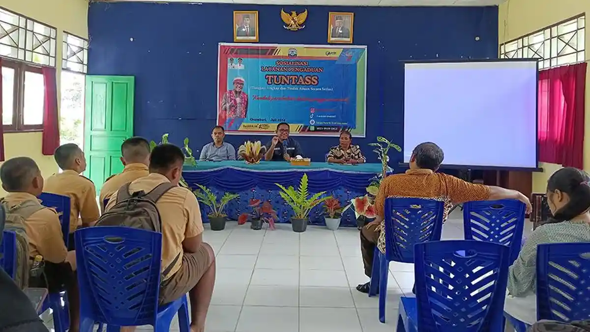 Inspektorat Mansel Latih Guru dan Siswa SMA Oransbari Manfaatkan Layanan Pengaduan 'Tuntass'