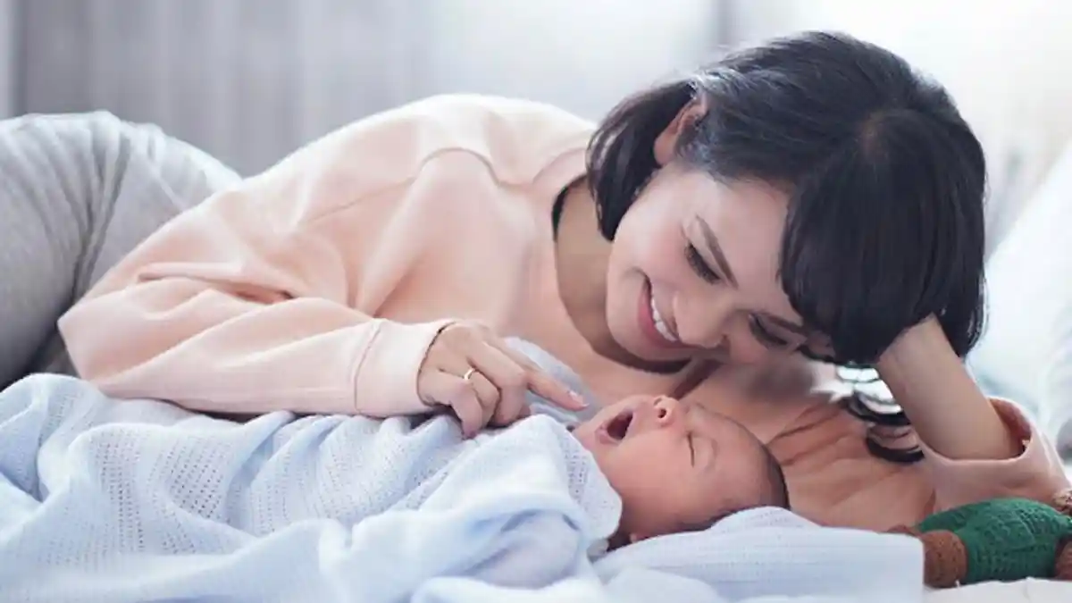 Baru Berusia 2 Bulan, Buah Hati Andien Ini Sudah Diajak Berenang,Keren Bingit!