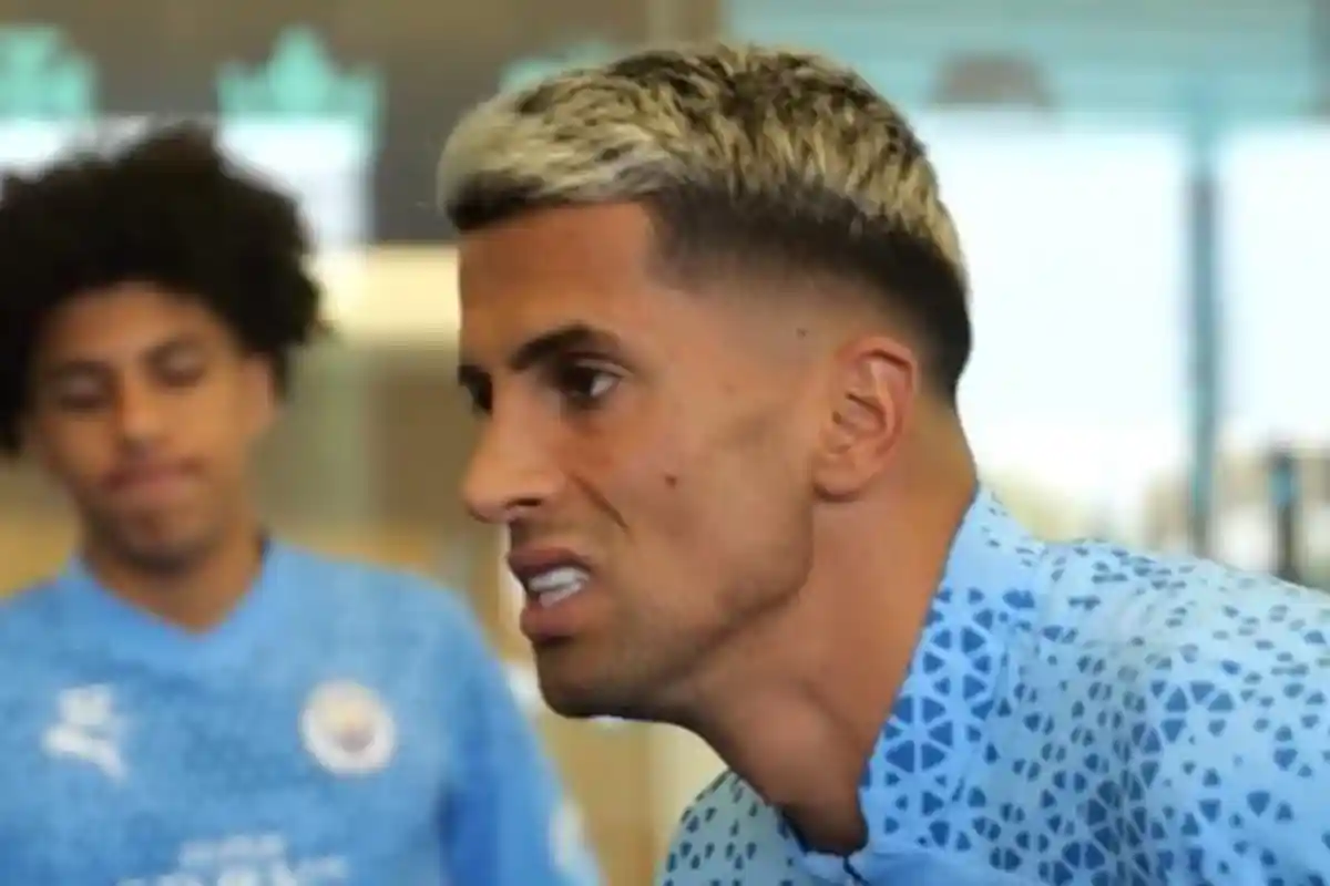 Joao Cancelo Bisa Ikut Pramusim Man City di AS, Guardiola soal Bintang Barcelona: Dia Pemain Kami