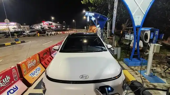 Mudik Lebaran 2026, Catat 60 SPKLU Mobil Listrik di Rest Area Tol Trans Jawa