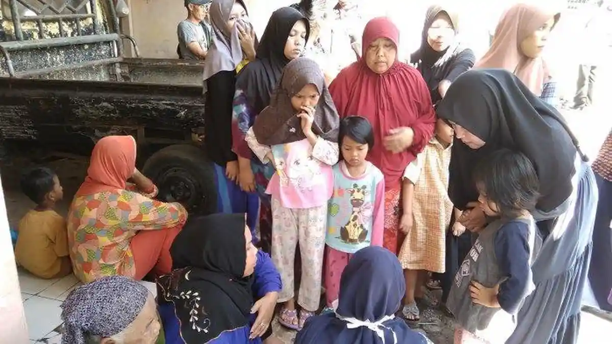 Warga Cilaku Panik Berlarian Setelah Mencium Bau Gas Menyengat, Ada yang Jatuh Hingga Pingsan