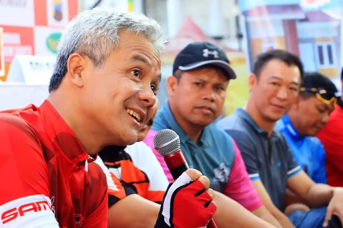 DATA Lengkap UMK 2018 di Jawa Tengah yang Baru saja Diumumkan Gubernur Ganjar