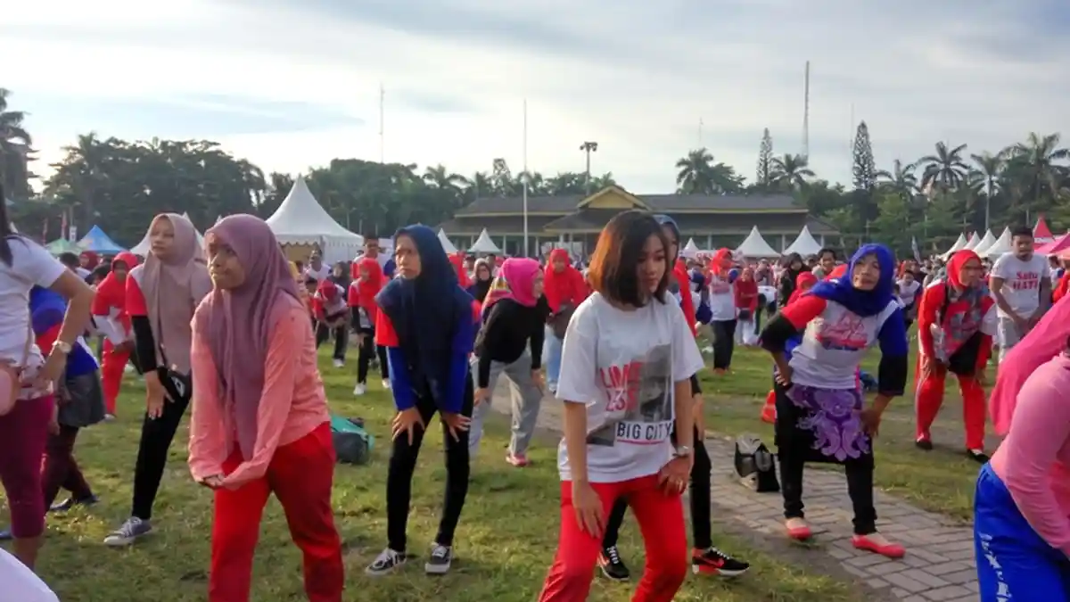Gadis Cantik Ini Beber Alasan Senang Ikuti Senam Jantung Sehat Family Day