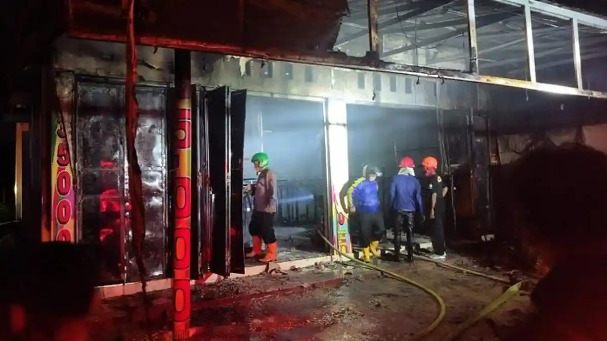 Toko Pakaian di Karangmoncol Purbalingga Ludes Terbakar, Api Diduga dari Korsleting Kipas Angin