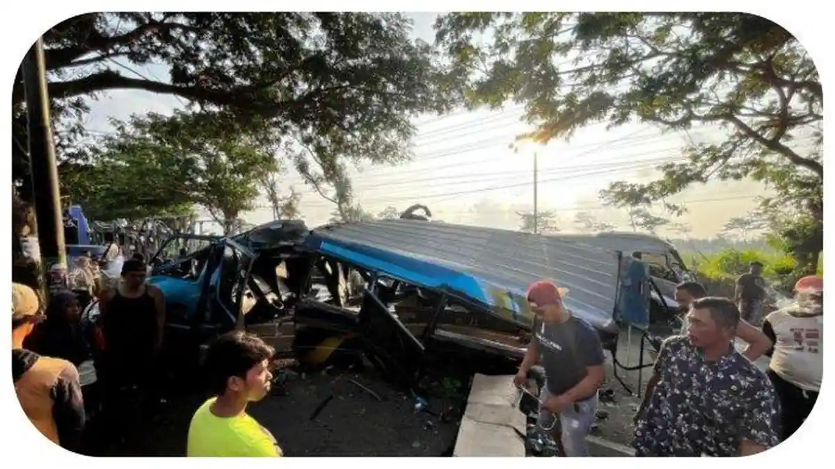 Kecelakaan Maut Libatkan 2 Mobil Elf dan Satu Kendaraan Towing di Banyuwangi, 6 Orang Tewas 
