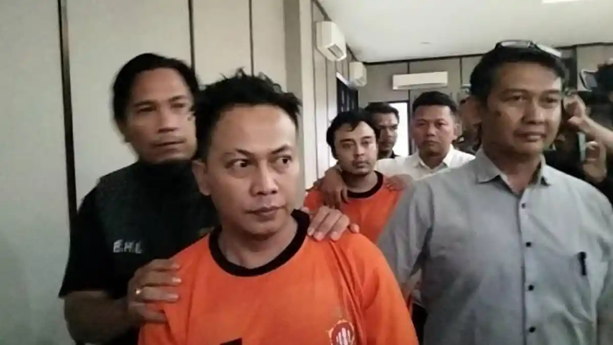 Kabur ke Ciamis, Pelaku Pembunuhan Driver Taksi Online Bersembunyi di Makam Keramat