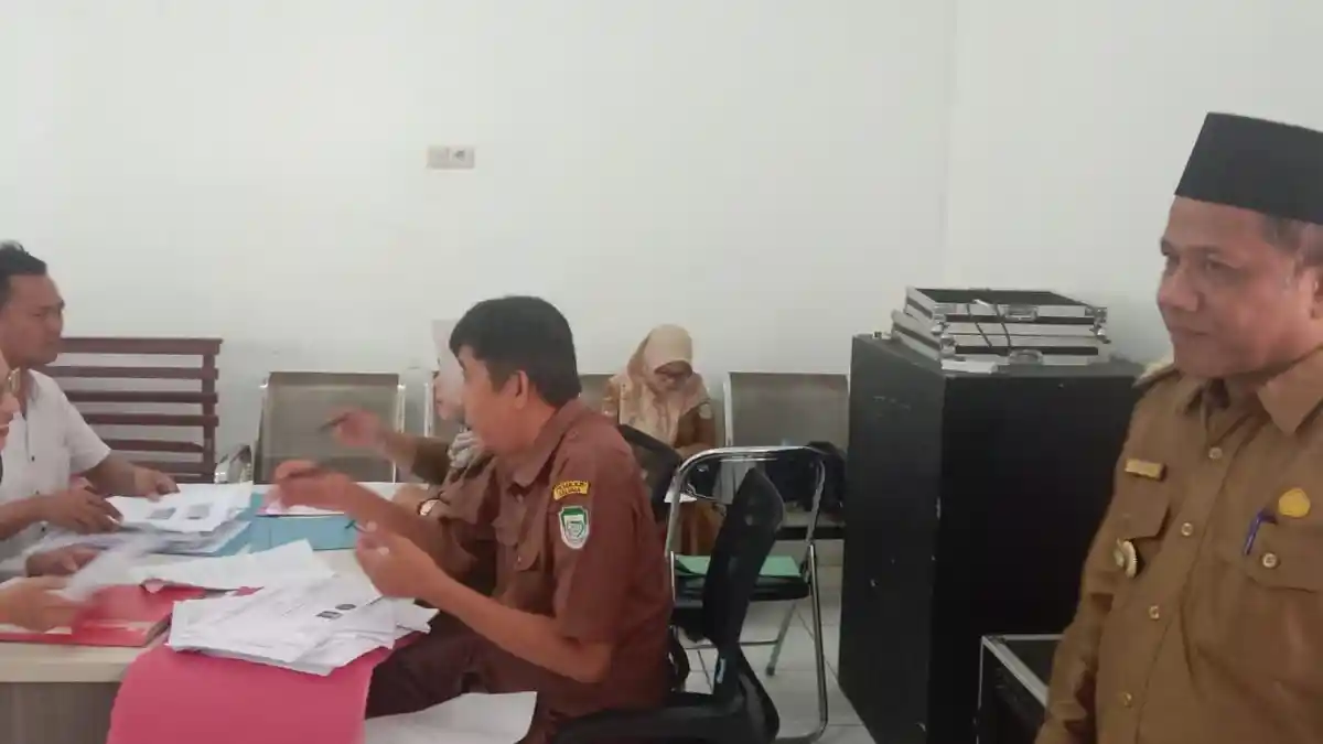 Inspektorat Libatkan Polisi Periksa Berkas Honorer Lulus PPPK Tahap 1 Pemkab Seluma Bengkulu