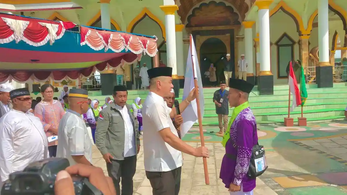 Freddy Thie Minta Calon Jemaah Haji Doakan Agar Pelaksanaan Pilkada Kaimana Berjalan Aman