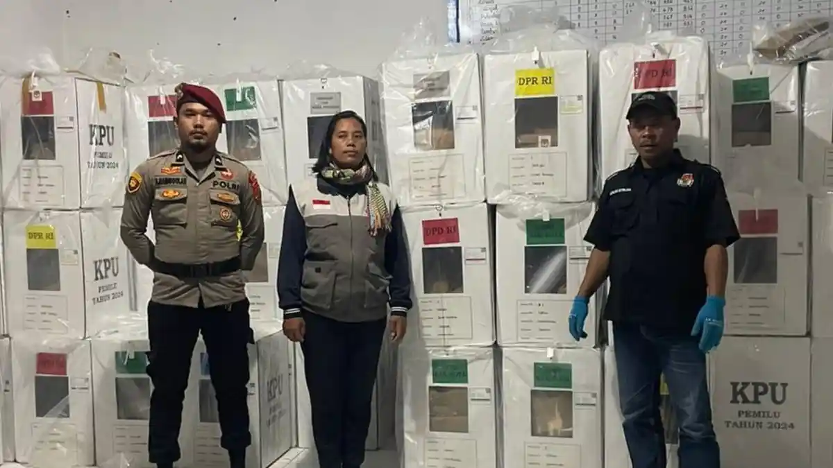 Secara Ekstra, Pengamanan Pendistribusian Logistik Pemilu Oleh Polres Samosir Berjalan Hingga Subuh