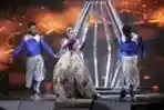Aksi Panggung Syahrini