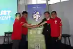 manajer-tim-indonesia-u-20-all-stars-gede-widiade-bersama-head-of-delegation-rafil-perdana.jpg