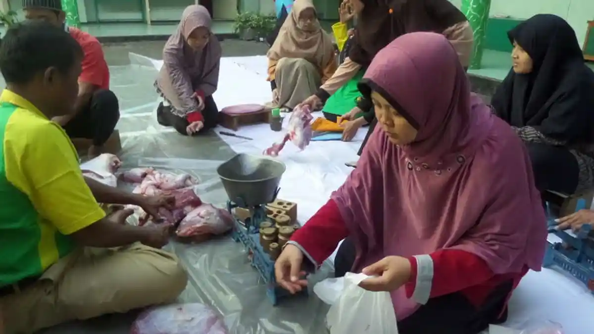 SDIT Nur Hidayah Solo Adakan Penyembelihan dan Pendistribusian Daging Kurban
