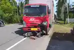 truk-pengangkut-barang-dan-sepeda-motor-yang-kecelakaan-maut-di-jalan-nasional.jpg