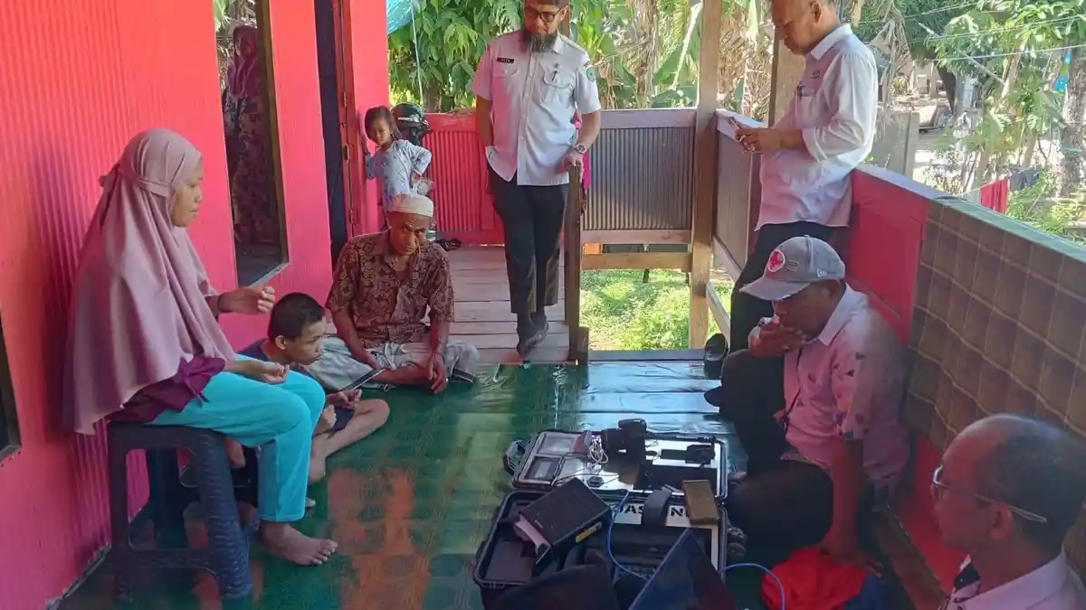 Disdukcapil Maros Jemput Bola Layani Lansia, Disabilitas dan ODGJ - Tribun-timur.com