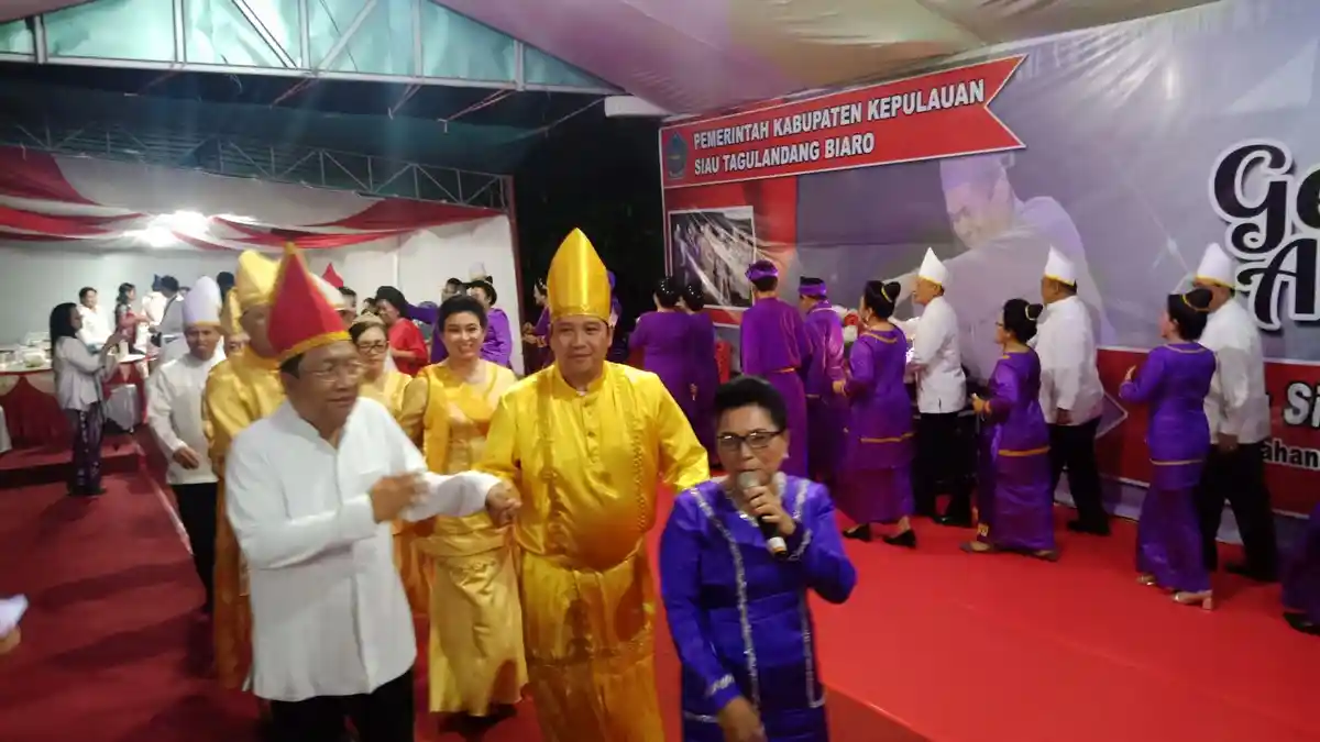 OD-SK Ikut Nyanyi Masamper dan Tarian Ampa Wayer Bersama Warga