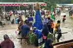 Diguyur-Hujan-Deras-Rayahan-Gunungan-Festival-Candi-Kembar-Klaten-Tetap-Diserbu-Warga.jpg