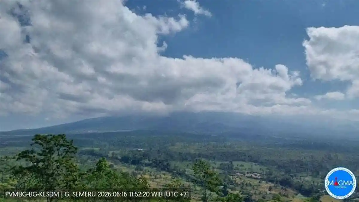 Gunung Semeru 6 Kali Keluarkan Letusan Asap Putih Setinggi 1 Kilometer, Kondisinya Masih Level III