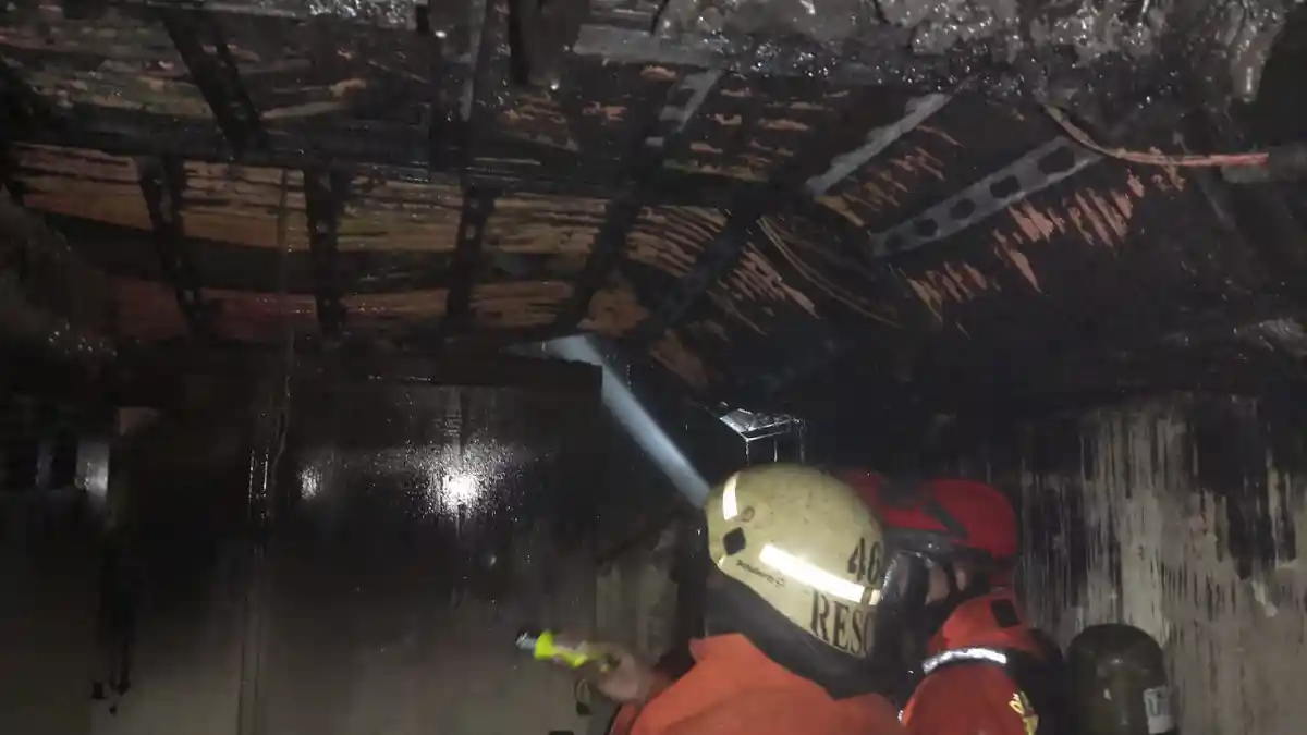 Kebakaran Melalap Lantai Basement Pasaraya Manggarai, Diduga Korsleting Listrik