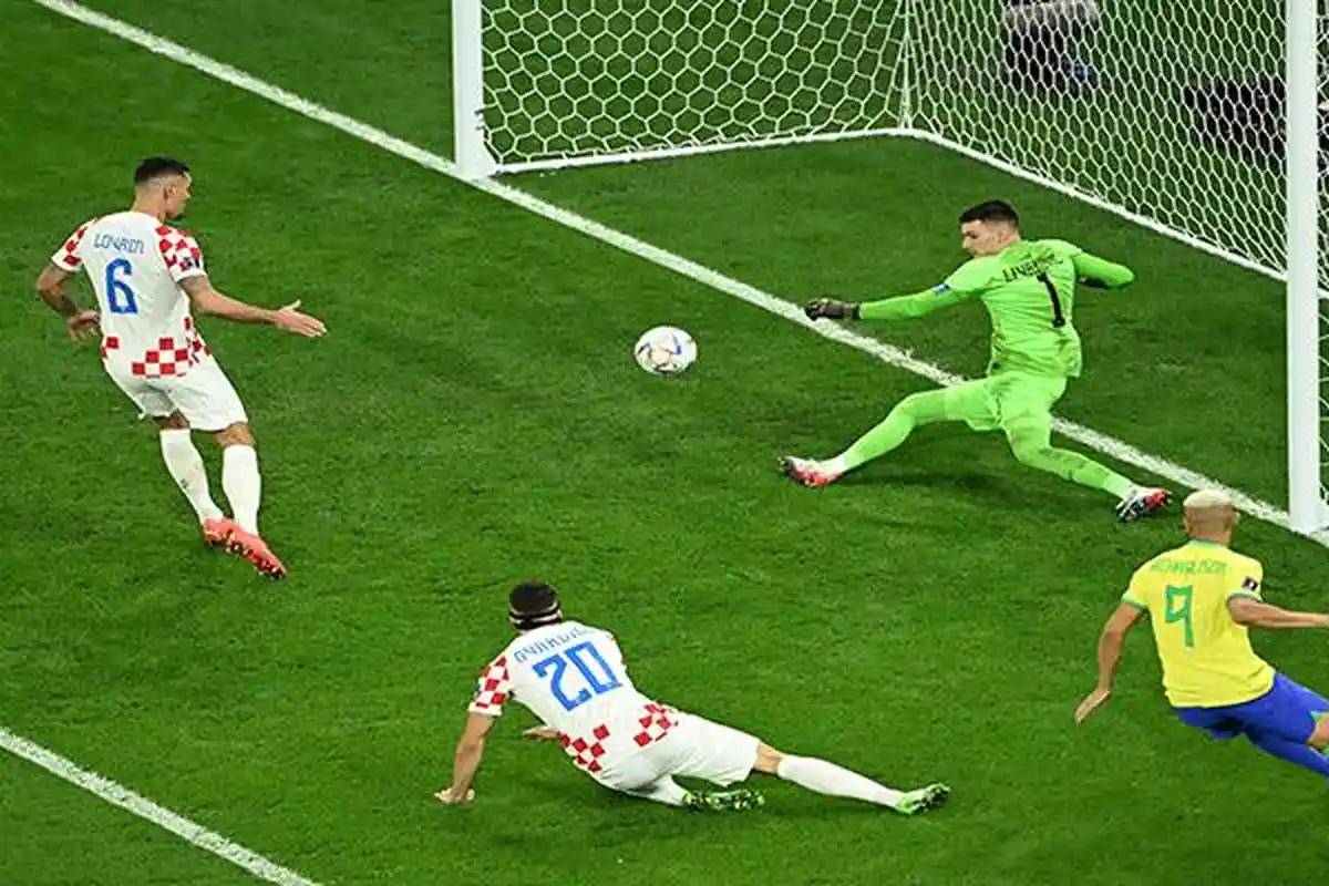 Profil Dominik Livakovic Kiper Kroasia yang Jago Penalti, 16 Kali Gagalkan Tembakan Penalti