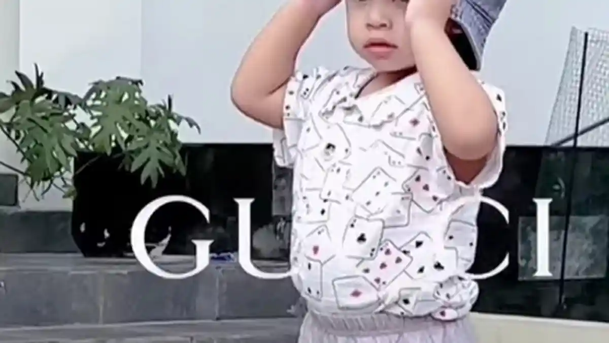 Netizen Lihat Gala Sky Mirip Haji Faisal saat Ikuti Tren Gucci Challenge