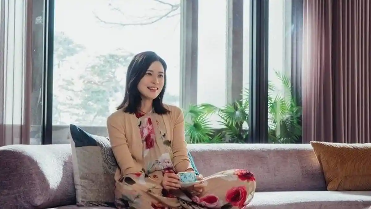 Drama Korea Mine, Lee Bo Young Tampil Anggun dan Percaya Diri Tinggi