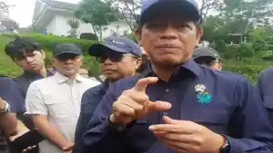 Menteri-LH-Hanif-Faisol-Sidah-Danau-Lido.jpg