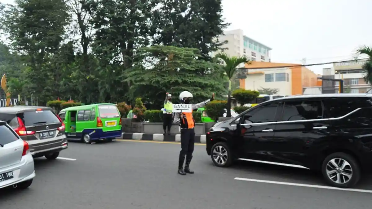Banyak Mobil Mewah Ingin Tembus Ganjil Genap Kota Bogor, Ini Tindakan Petugas