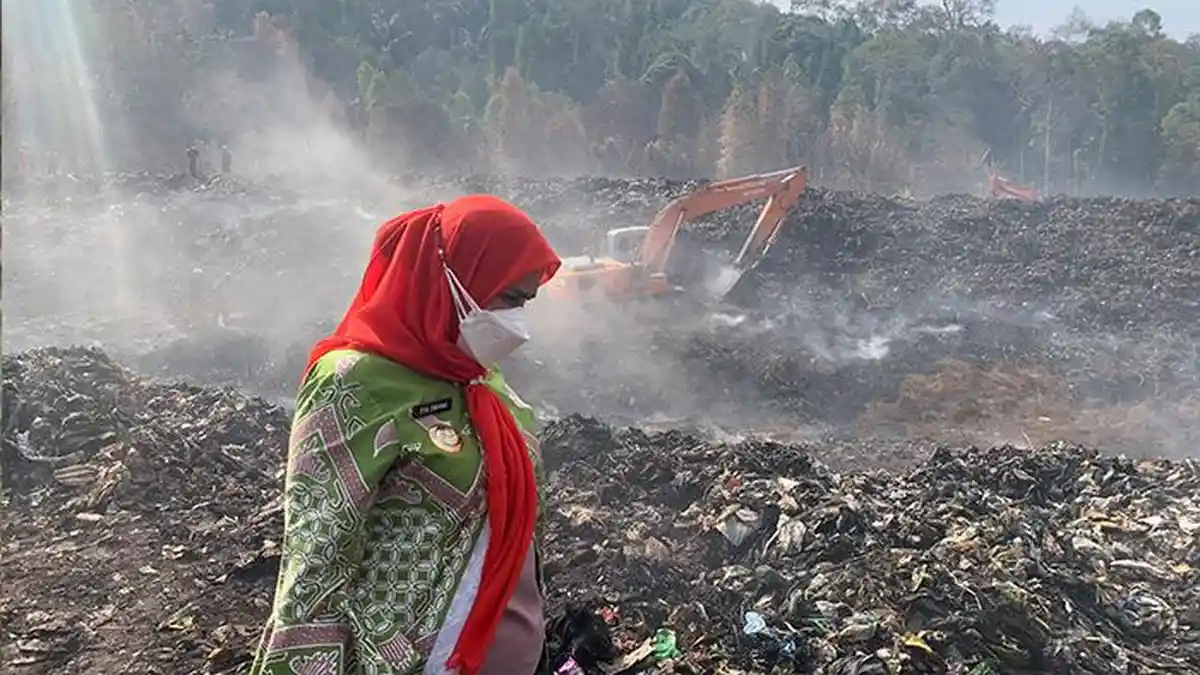 Wali Kota Bandar Lampung Ogah Naikkan Status Kebakaran TPA Bakung Jadi Darurat
