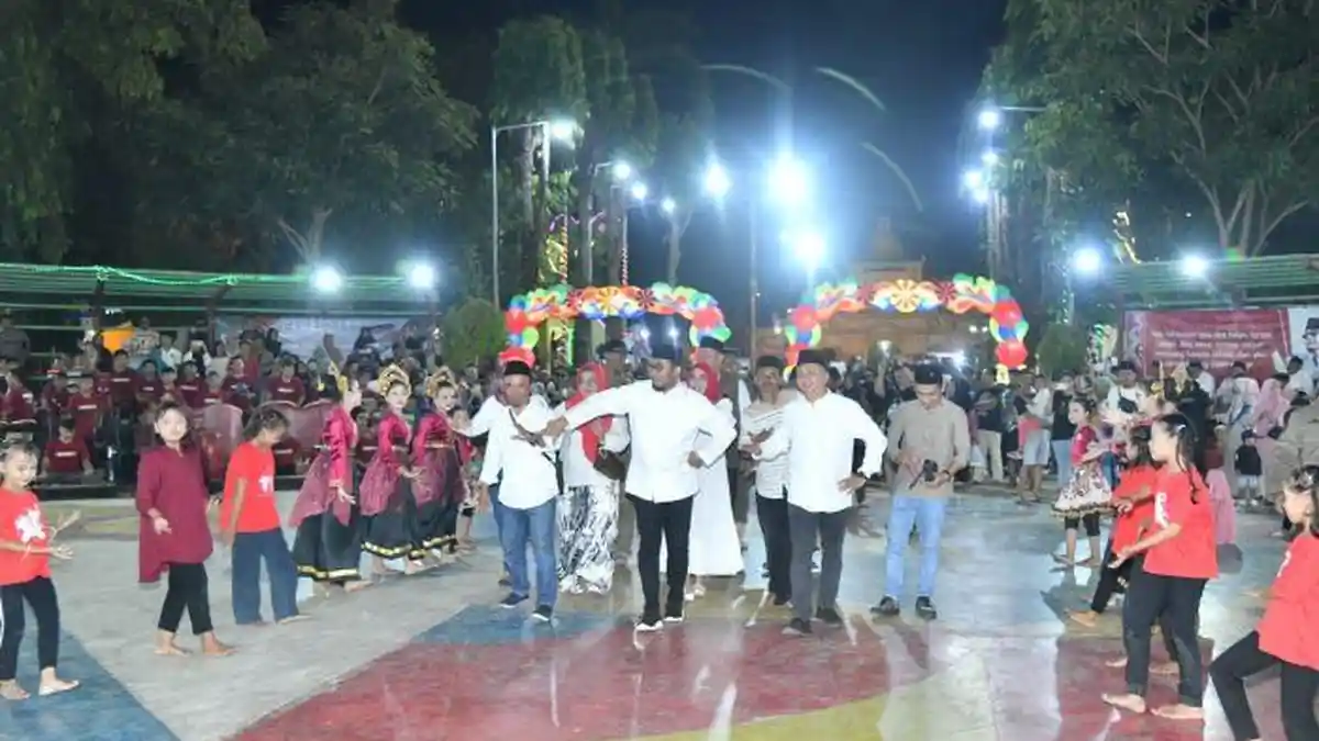Flasmob Tari Tradisional Meriahkan Juni Bulan Bung Karno dI Sumenep