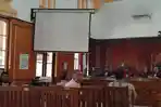 Persidangan-korupsi-proyek-pengadaan-papan-tulis-interaktif-atau-smartboard_Tebingtinggi_.jpg
