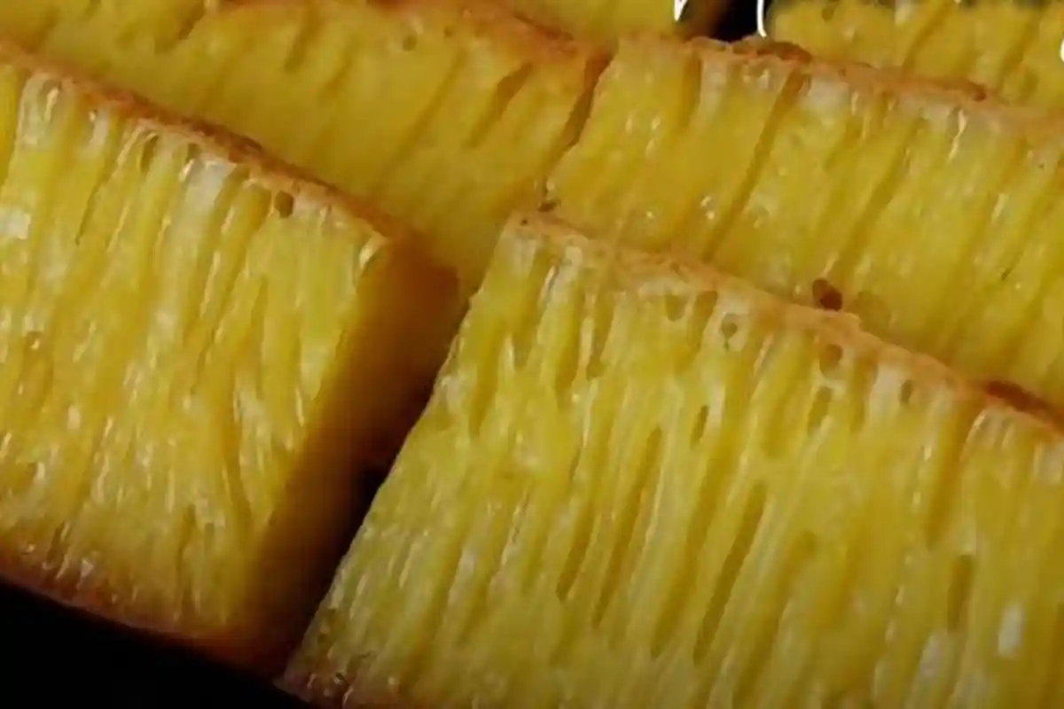 Resep Bika Ambon, Panaskan Cetakan Sambil Diisi Kelapa Parut