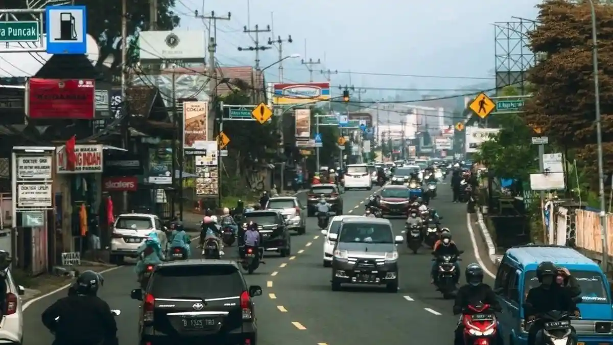 Hari Ini Kendaraan Plat Ganjil Boleh Melintas di Kawasan Puncak, Lalu Lintas Ramai Lancar