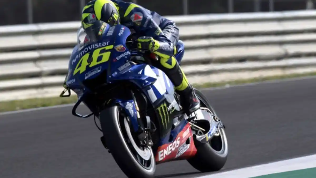 Valentino Rossi dan Maverick Vinales Start di Posisi 10 dan 11