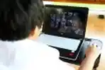 Hari Pertama Sekolah dengan Sistem Daring