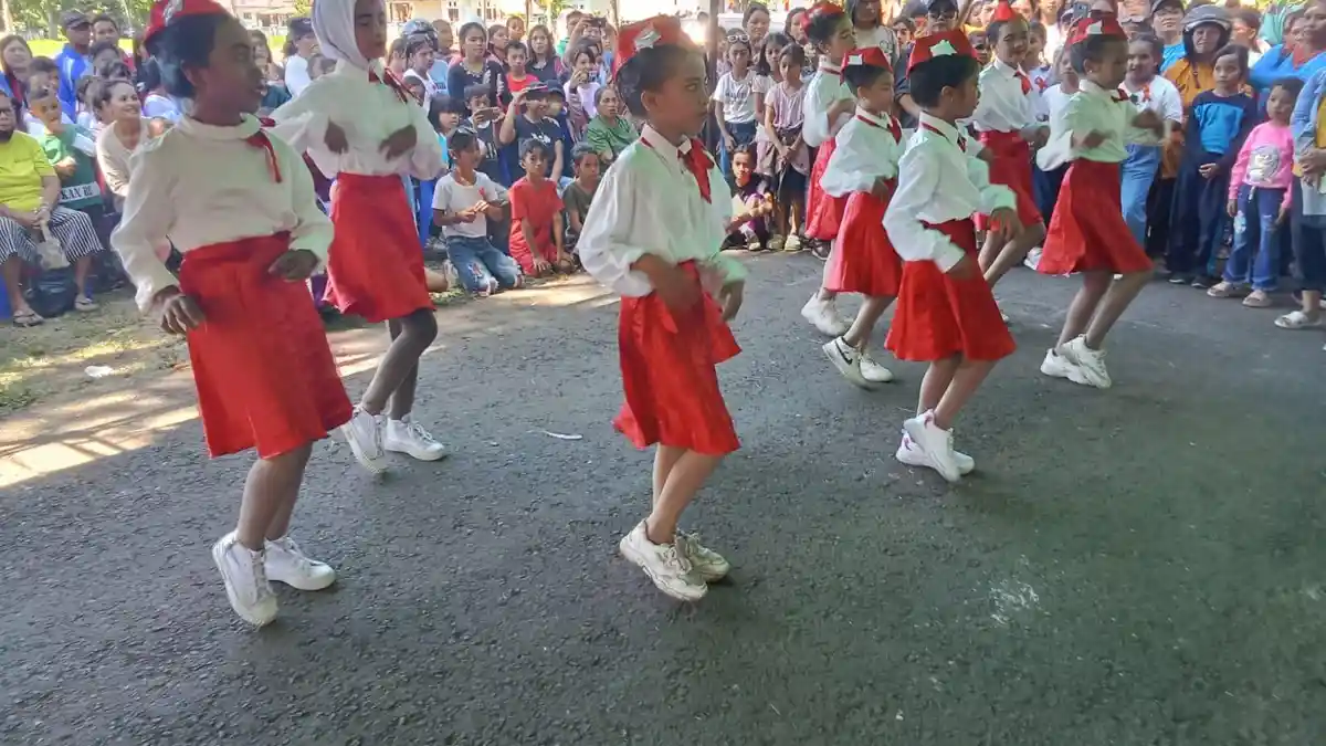 Kecamatan Sahu Timur Halmahera Barat Gelar Lomba Poco- poco  Sambut HUT RI ke 78