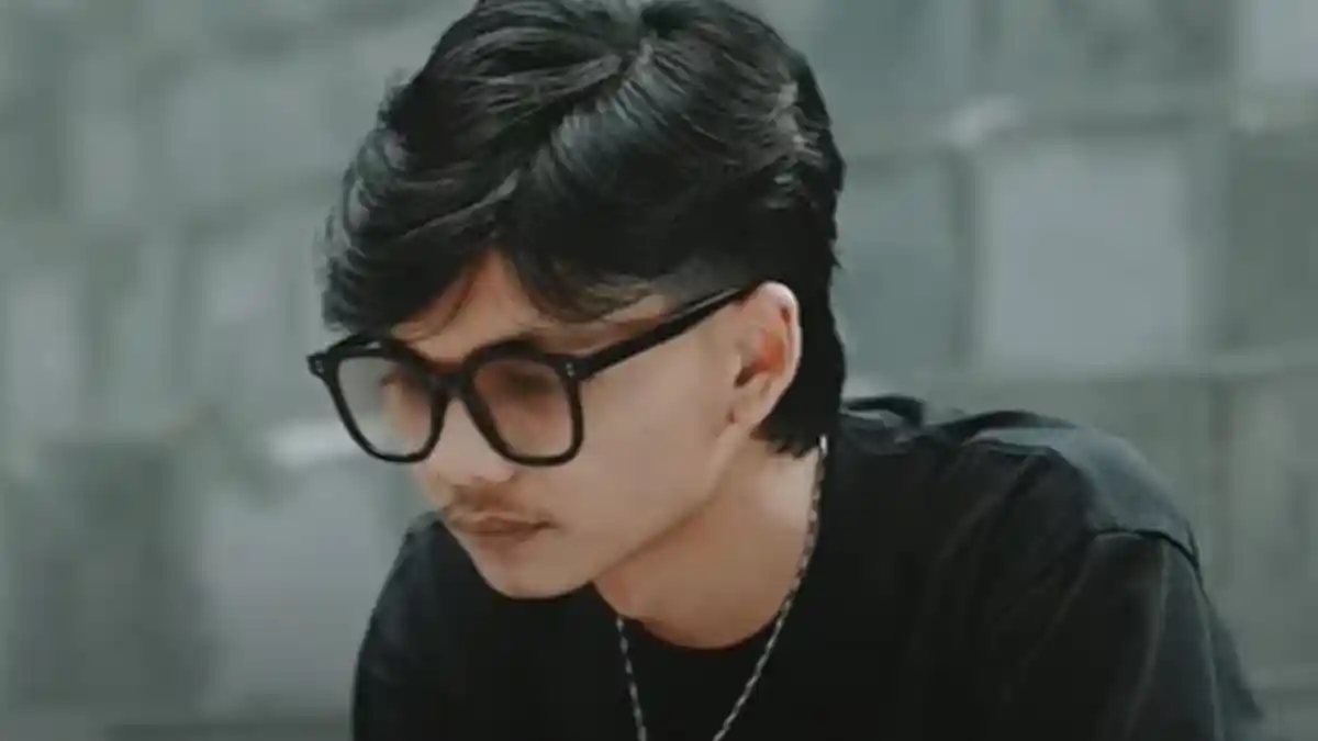 Lirik Lagu Sewates Mantan - LAVORA feat Sasa Salsabila 'Asline Iseh Sayang'