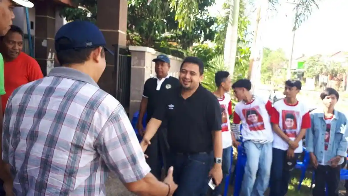 Sudah 2 Hari CEO PSM Pakai Polo Shirt Umbro, Apparel Resmi PSM Musim Depan?