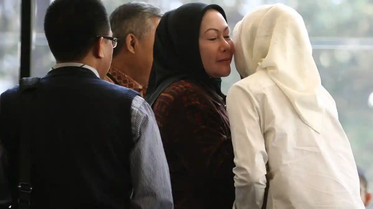 Kata Airin Diany Racmi Soal Penahanan Suami dan Kakak Iparnya