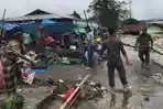 Ganggu Arus Lalin, Satpol PP TTU dan Sejumlah OPD Tertibkan Lapak Liar di Pasar Baru Kefamenanu