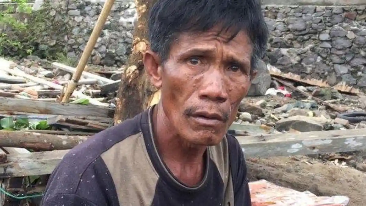 Afu Sempat Dikejar Ombak Lima Meter, Waryani Tersangkut di Pohon