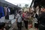 Jokowi Masuk Gang Keluar Gang Bertemu Dengan Warga Simpatisan
