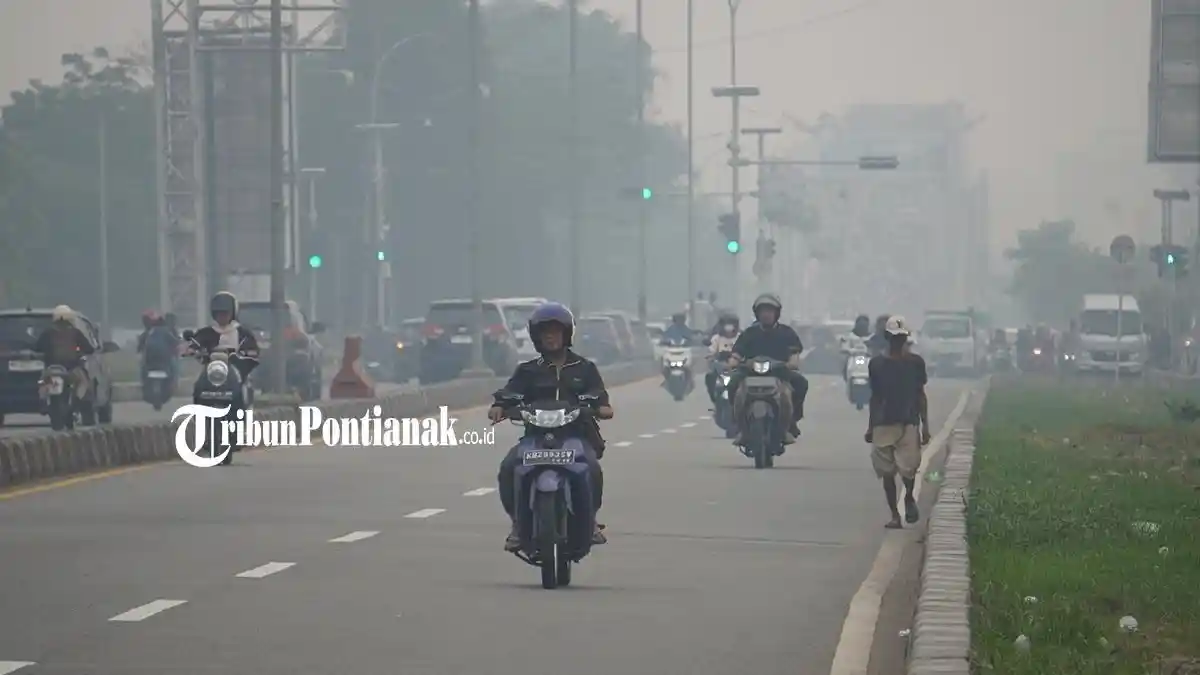 Berita Foto - Pontianak Masih Diselimuti Kabut Asap Karhutla