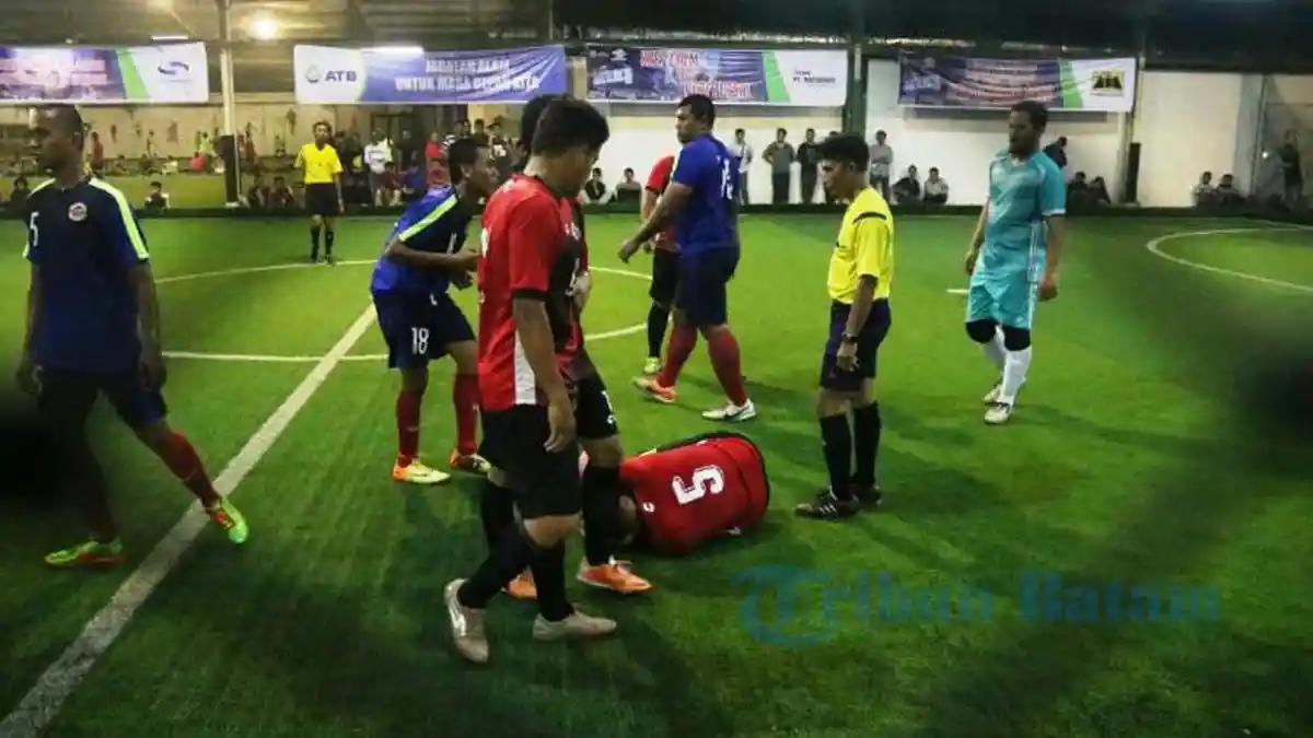 Sempat Tertinggal 0:3, ATB Taklukkan Macan Tidar 7-3. Wasit Keluarkan Dua Kartu Merah