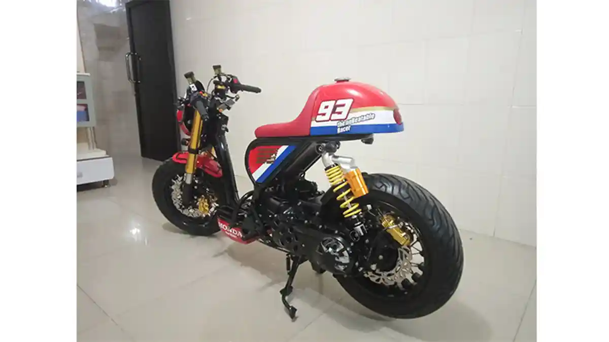 Otostyle - Beat Beraliran Caferacer - honda-beat-keluaran-tahun-2008-milik-indra-puiyanta-yang-dicustom-menjadi-caferacer-3.jpg