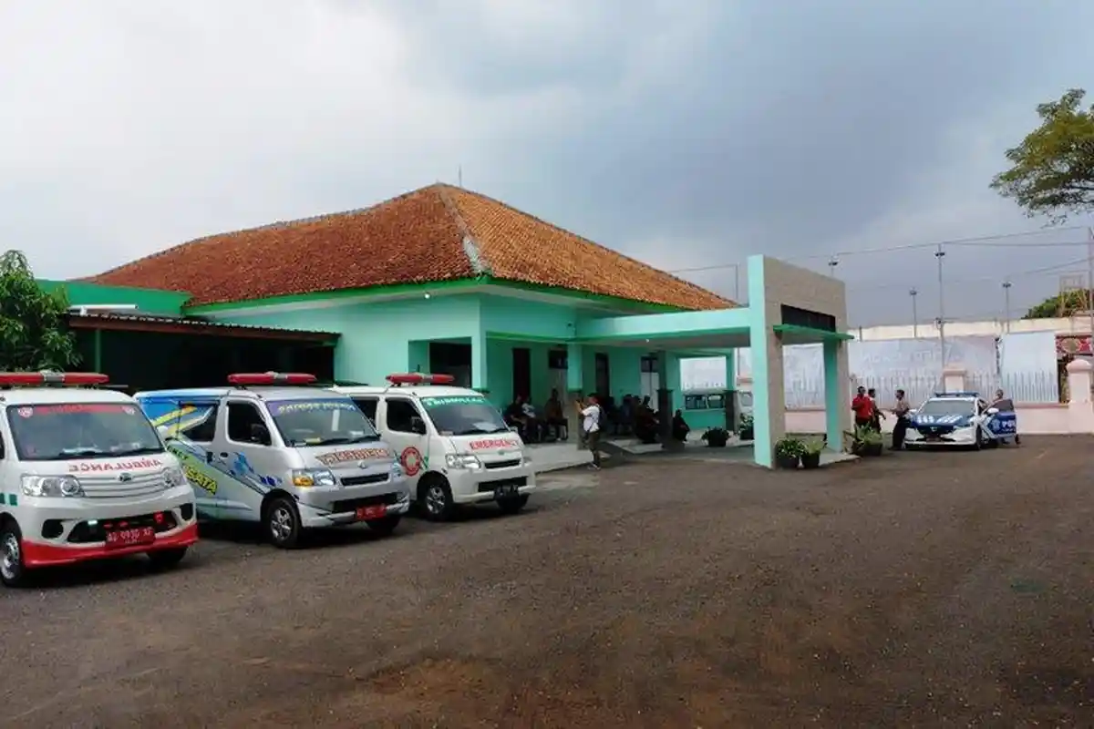 Ibu dan Anak Tewas Kecelakaan Sepulang Wisata di Bukit Paralayang Karanganyar, Motor Tabrak Pohon