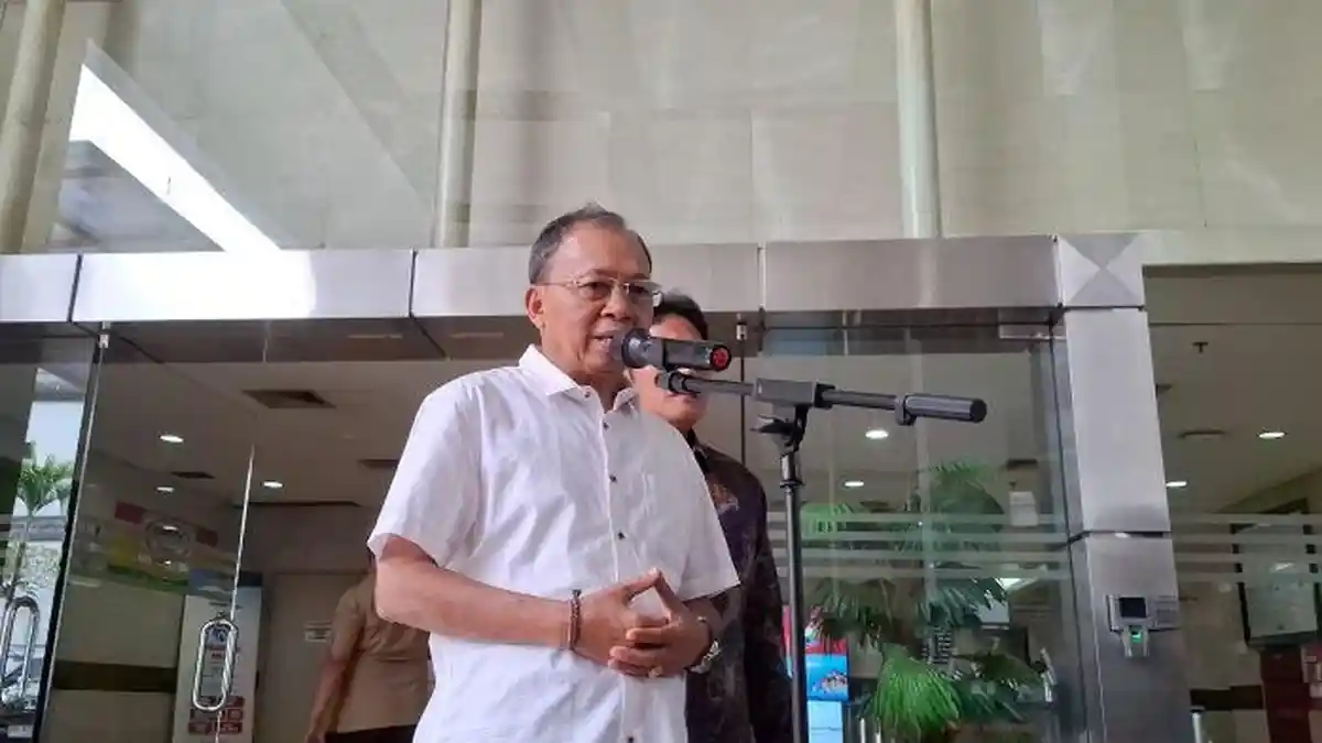 Ikut Arahan Pusat, I Wayan Koster Siap Pangkas Anggaran Perjalanan Dinas Hingga 50 Persen