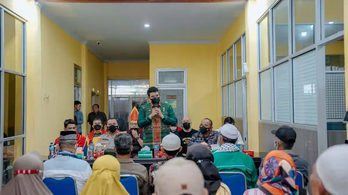 Berkantor di Belawan, Warga Sampaikan Keluhan Tawuran dan Narkoba Kepada Walikota Medan Bobby