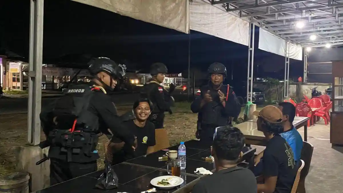 Patroli Harkamtibmas Brimob Kalbar Cegah Kriminalitas di Kalimantan Barat - Tribunpontianak.co.id