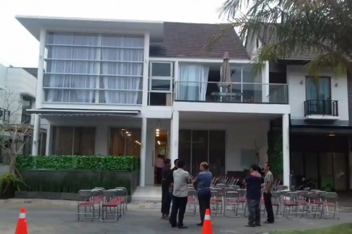 Aneh, Sepuluh Polisi tak Kuat Angkat Meja di Rumah Almarhum Dodi Triono